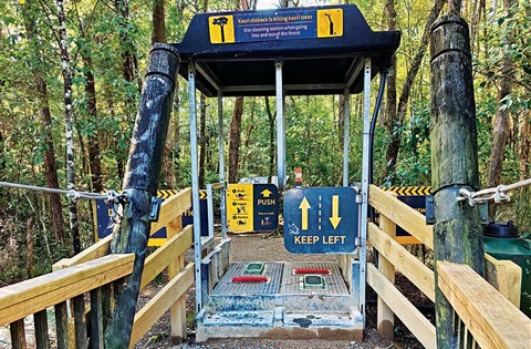 A photo of a kauri dieback cleaning station at an entry to A H Reed Memorial Park. 