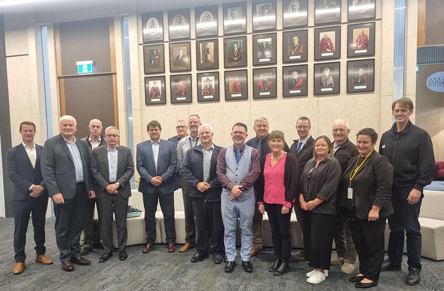 Northland Water Services Working Group pose for a group photo in Te Iwitahi (civic centre). 