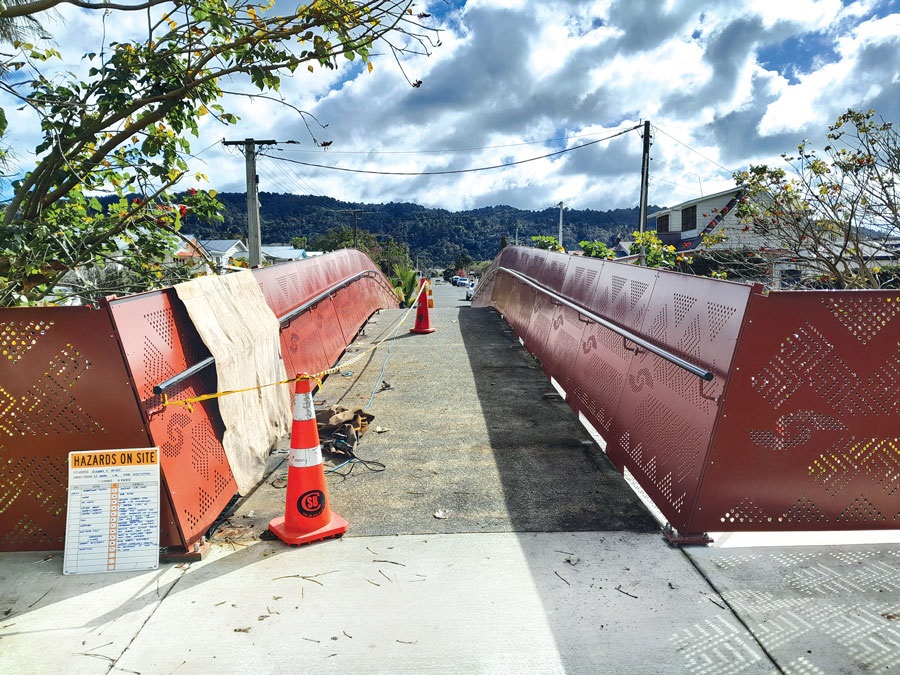 An image of Bernard Street bridge under construction. 