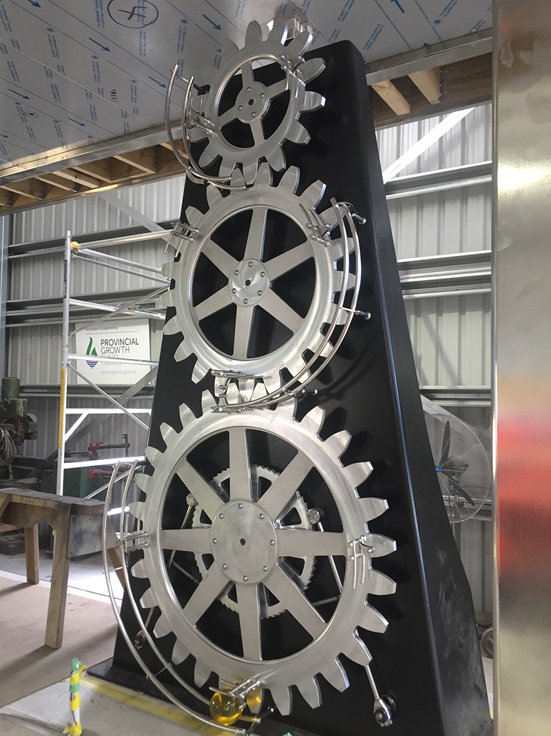 Lifting gear mechanism at the Rolling Ball Clock.