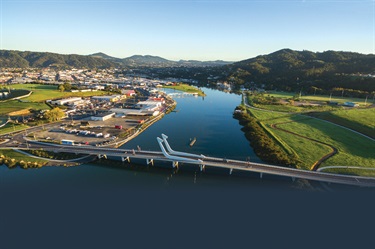 Aerial image of the Te Matau ā Pohe bridge and Hātea river.